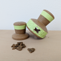 Quapas TPR Gummi UFO m/Bambus Aktiverings legetøj hund 14 x 8,2 cm Grøn/Brun